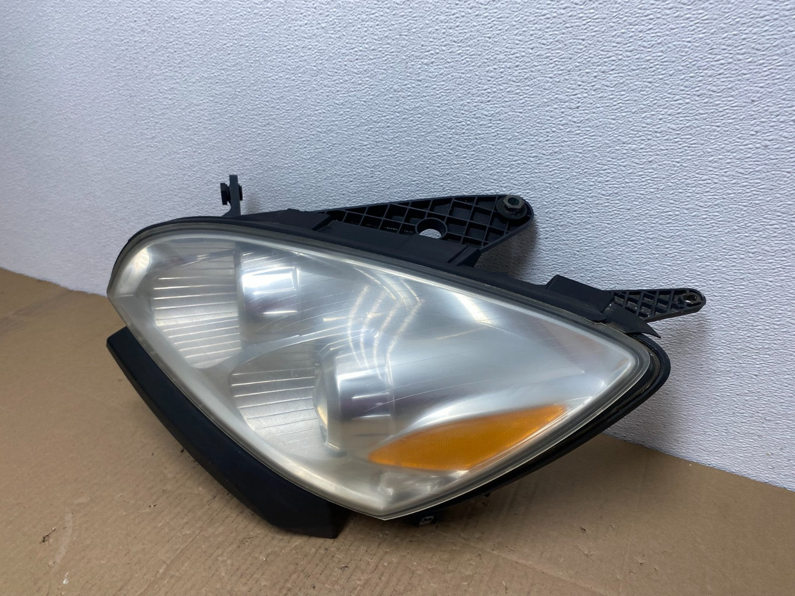 2007 to 2010 Saturn Outlook Left Driver LH Halogen Headlight OEM AB8191 DW1