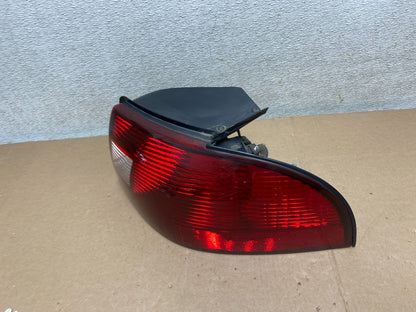 2000 - 2003 Mercury Sable Sedan Right Passenger Rh Side Tail Light OEM S2083 DW1
