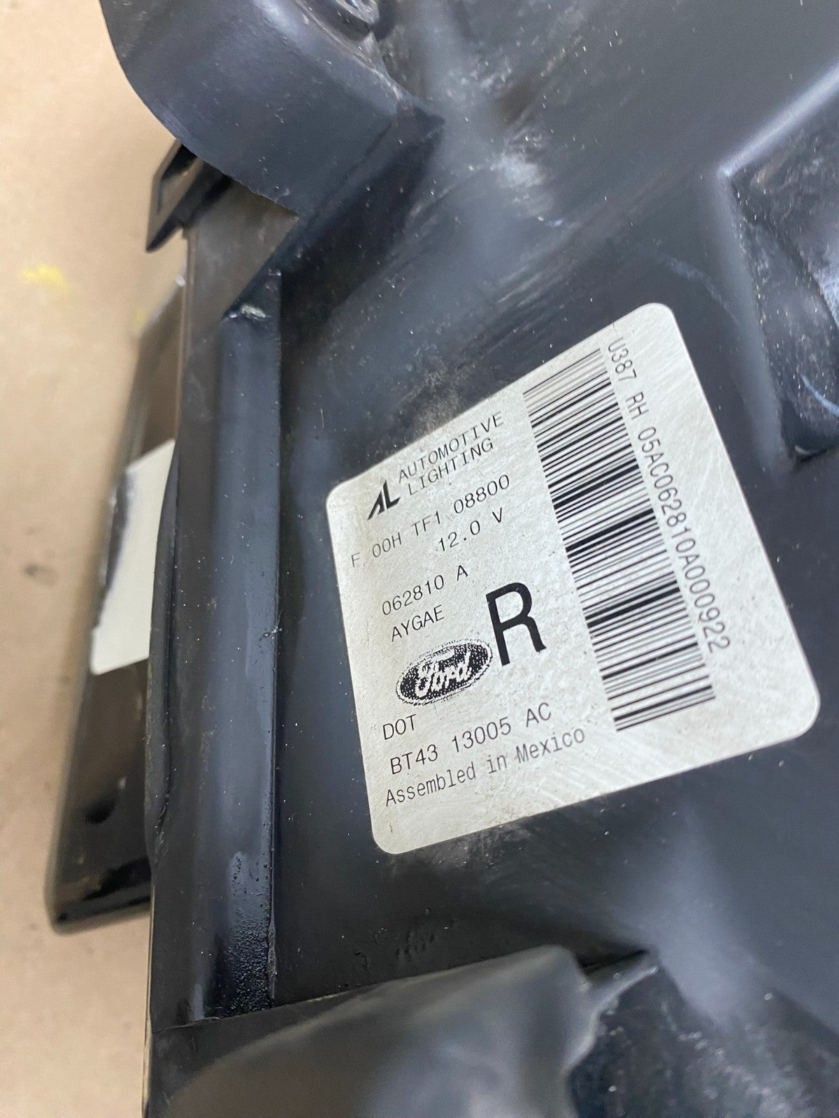 2011 to 2014 Ford Edge Front Right Passenger Headlight Halogen AG5610 DW8