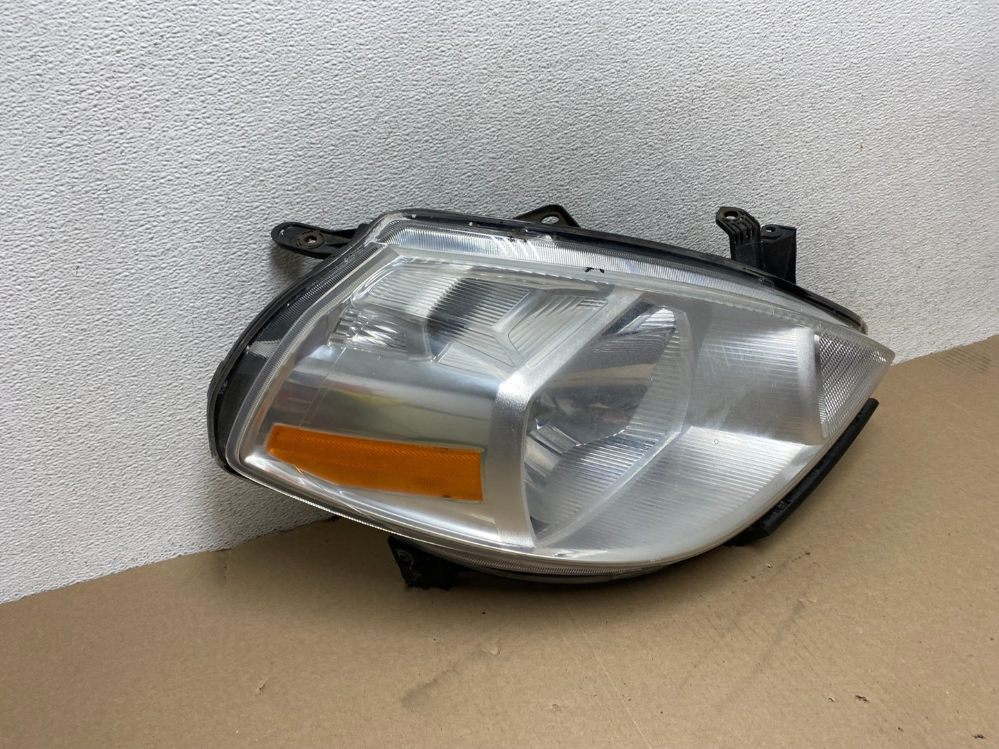 2008 to 2012 Nissan Versa Headlight Right Passenger Rh Side AG6811 DW1
