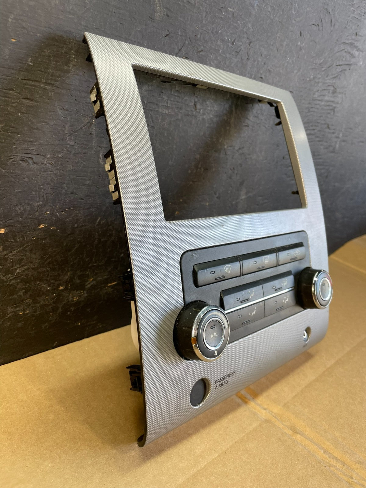 2008 - 2012 Nissan Titan Climate Control Hvac Radio Bezel AC5252 DG1