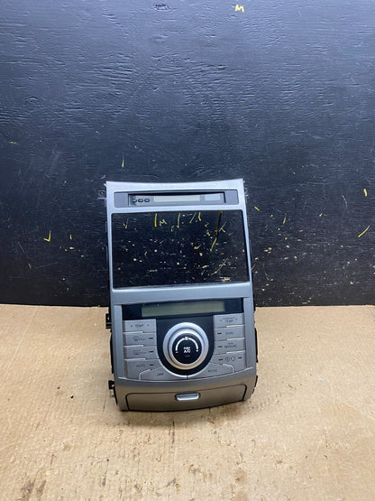 2007 to 2012 Hyundai Veracruz Auto Climate Temp Control Radio Bezel OEM Z7203 DG0