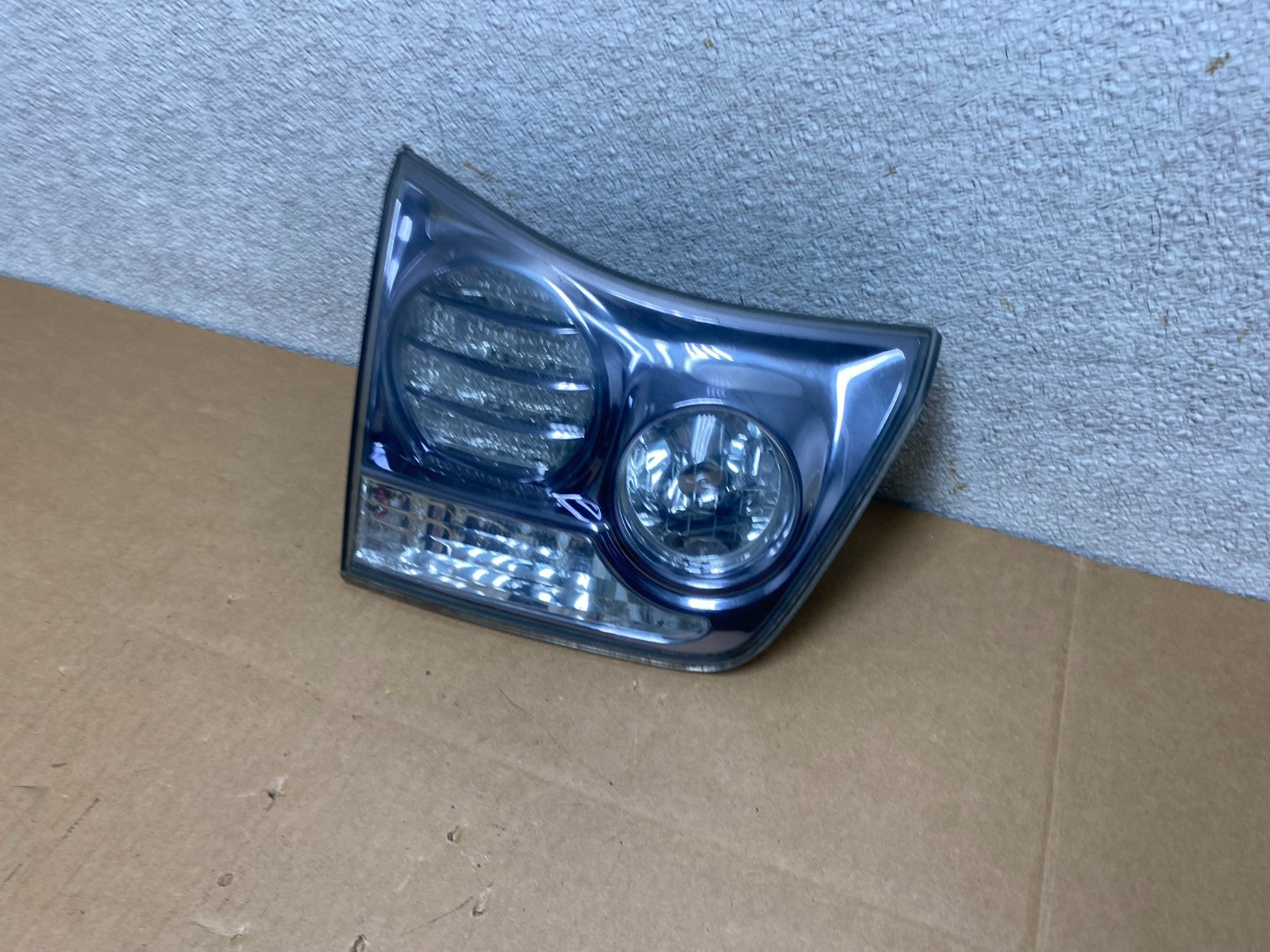 2006 to 2007 Lexus RX400H Left Driver LH Side Inner Tail Light V4768 DG1