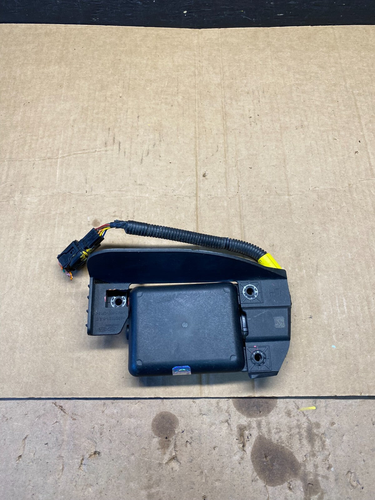 2017 to 2018 Kia Forte Left Rear Blind Spot Radar Sensor Module M1776 DG0
