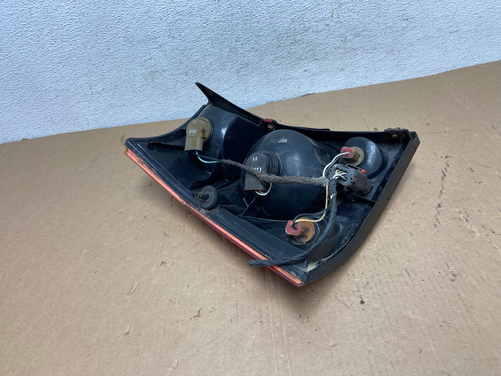 2004 to 2006 Chrysler Pacifica Right Passenger Rh Side Tail Light AD7976 LK5