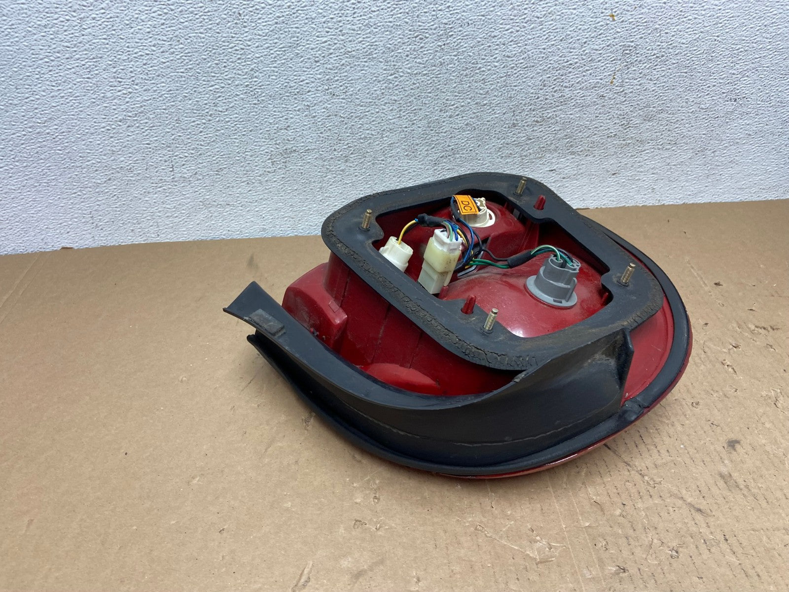 1999 2000 2001 Hyundai Sonata Right Passenger Rh Side Tail Light AD8018 LK4