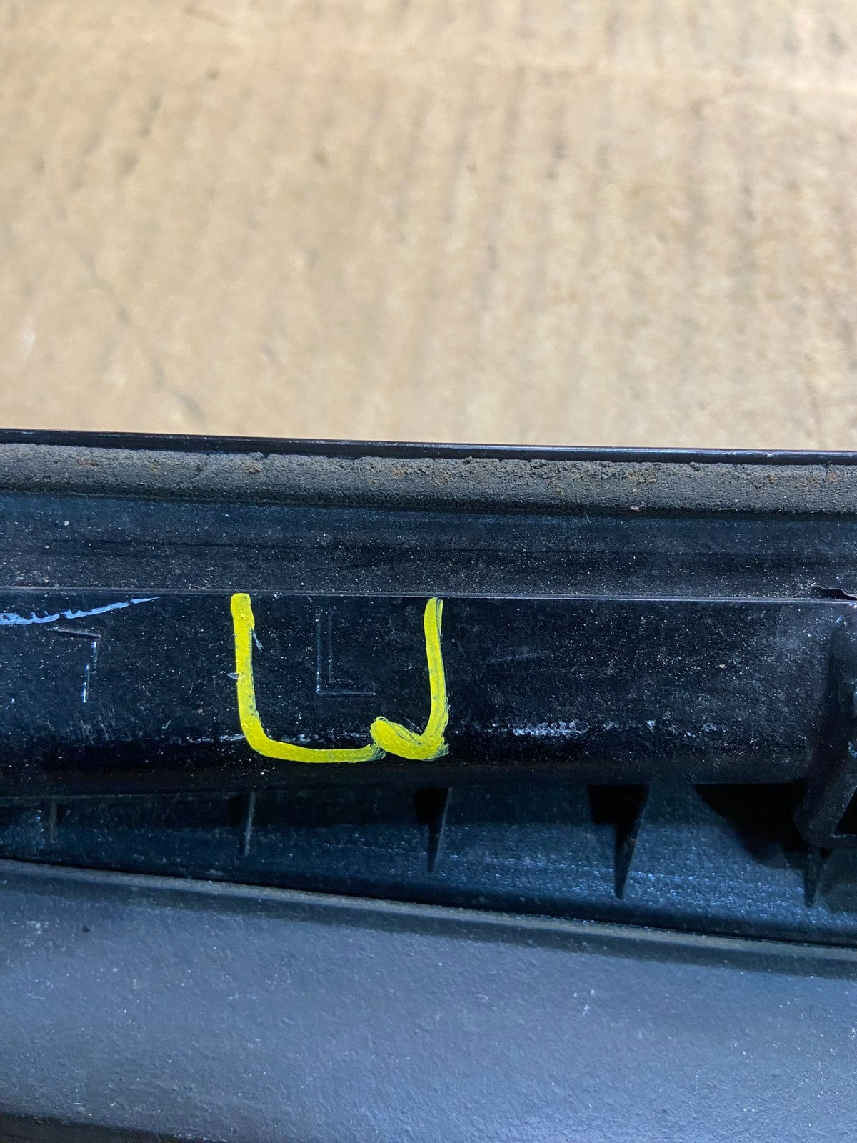 2011-2017 Honda Odyssey Left Driver Rear Gate Spoiler Garnish Oem y3909 DG5