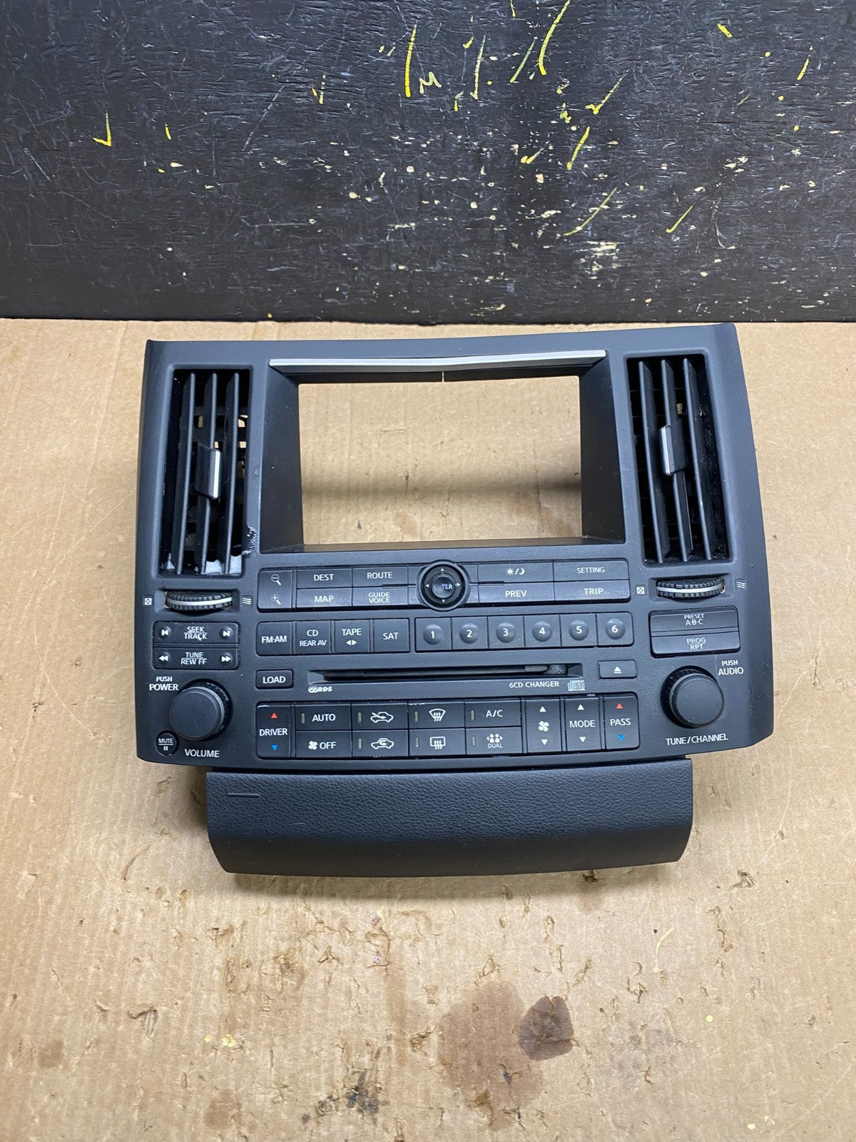 2003 to 2005 Infiniti FX35 Front Radio A/C Heater Switch Control Panel Z4481 DG0