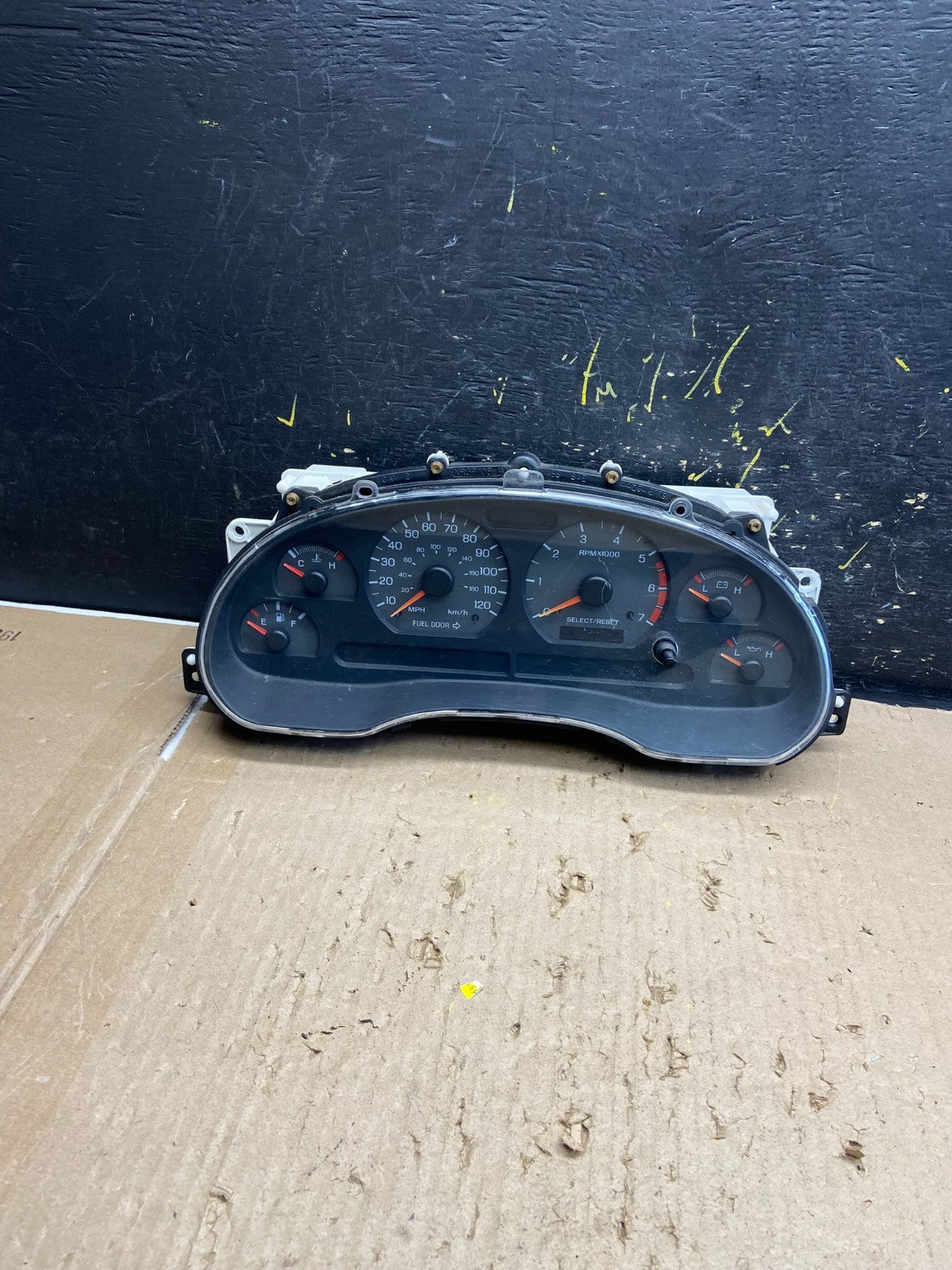 1999 to 2002 Ford Mustang Gauge Cluster Speedometer OEM ab5560 DG0