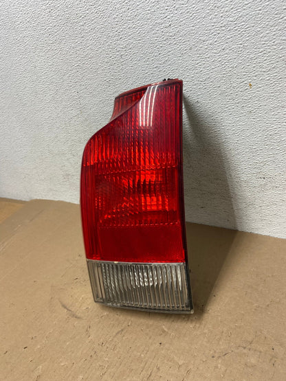 2001 - 2004 Volvo Xc70 V70 Left Driver LH Side Tail Light AD7692 LK2