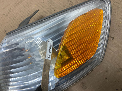 2000 - 2001 Toyota Camry Front Left Driver Lh Turn Signal AB2474 DW3