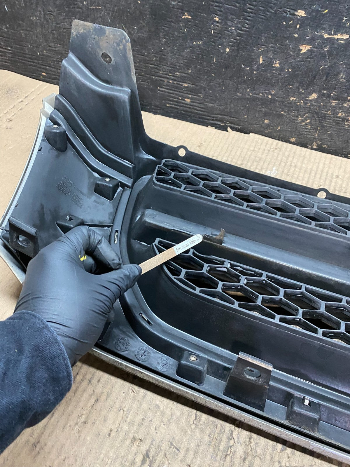 2003 2004 2005 Honda Pilot Front Upper Grill Grille Aftermarket V4319 DG12