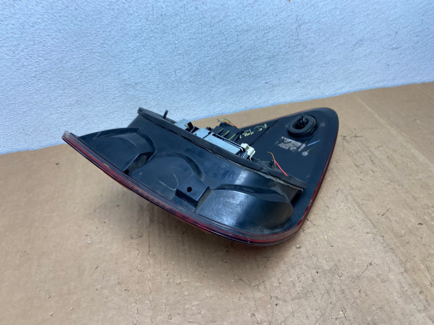2009 to 2011 Mercedes ML350 ML-Class Right Passenger RH Tail Light AD1340 LK3