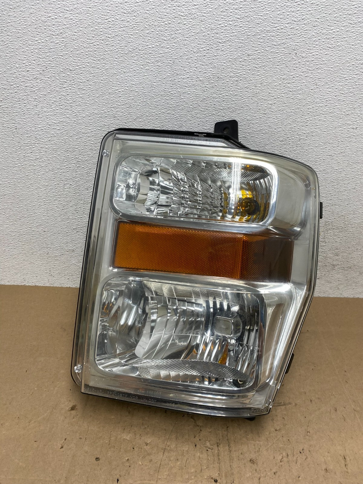 2008 to 2010 Ford F250 Super Duty Left Driver LH Side Headlight AE6131 DW0