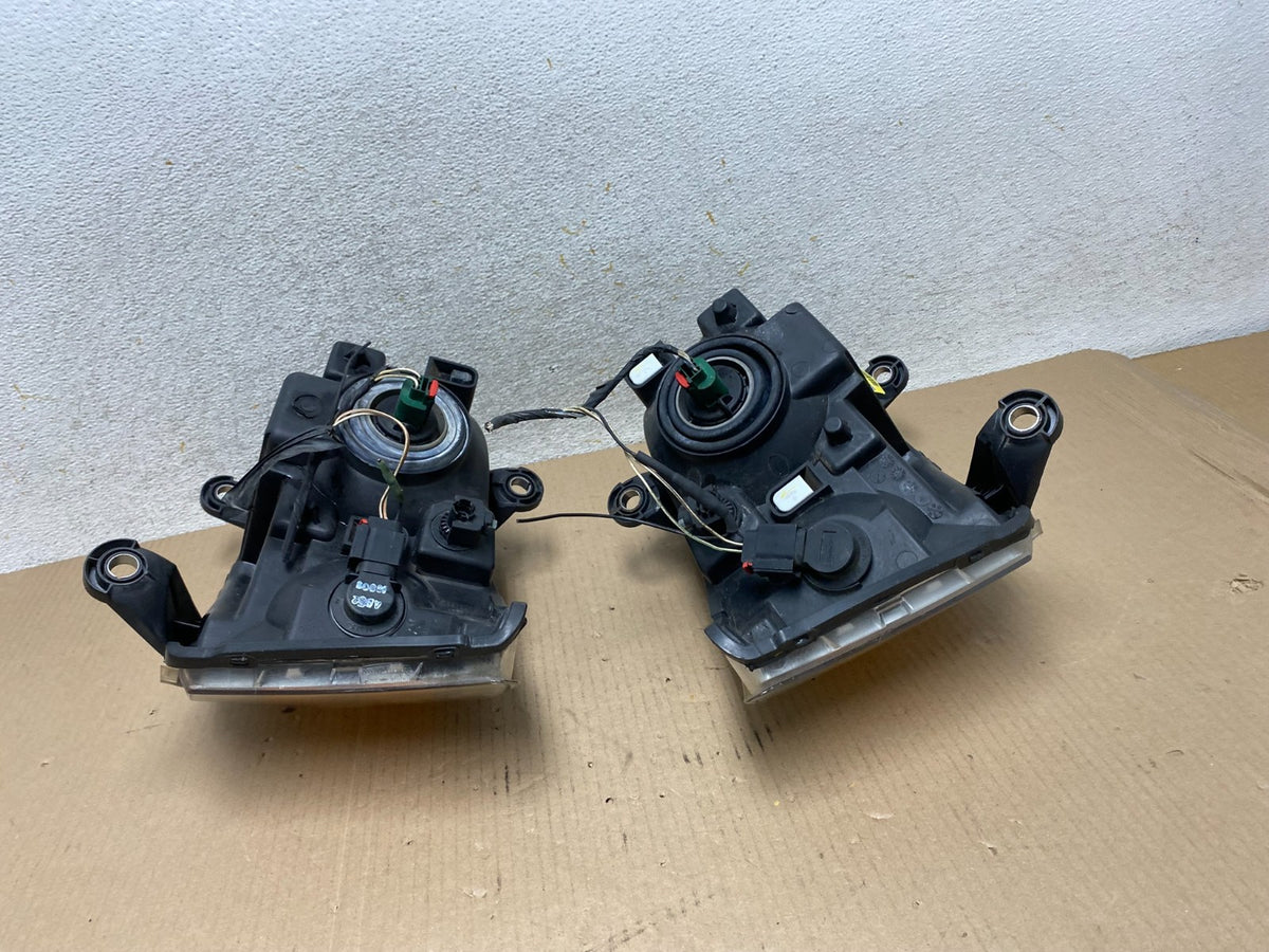 2008 to 2010 Dodge Caravan Left+Right Set Side Halogen Headlights AJ2424 DW8