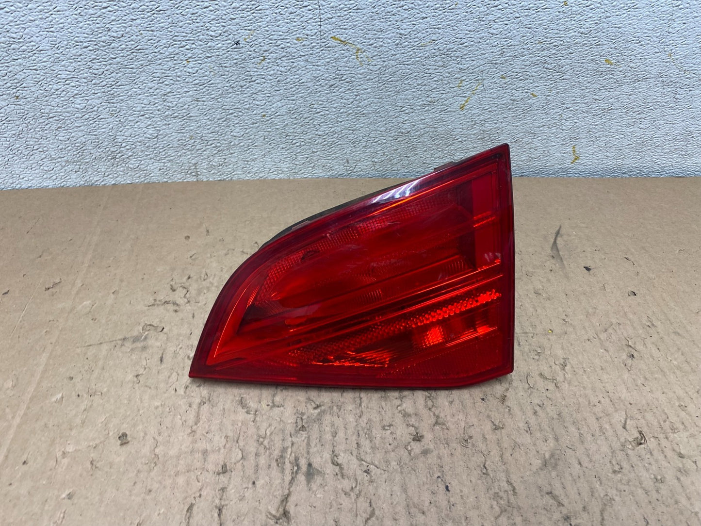 2009-2012 Audi A4 Wagon Avant Right Passenger Side Inner Tail Light P9728 DW0