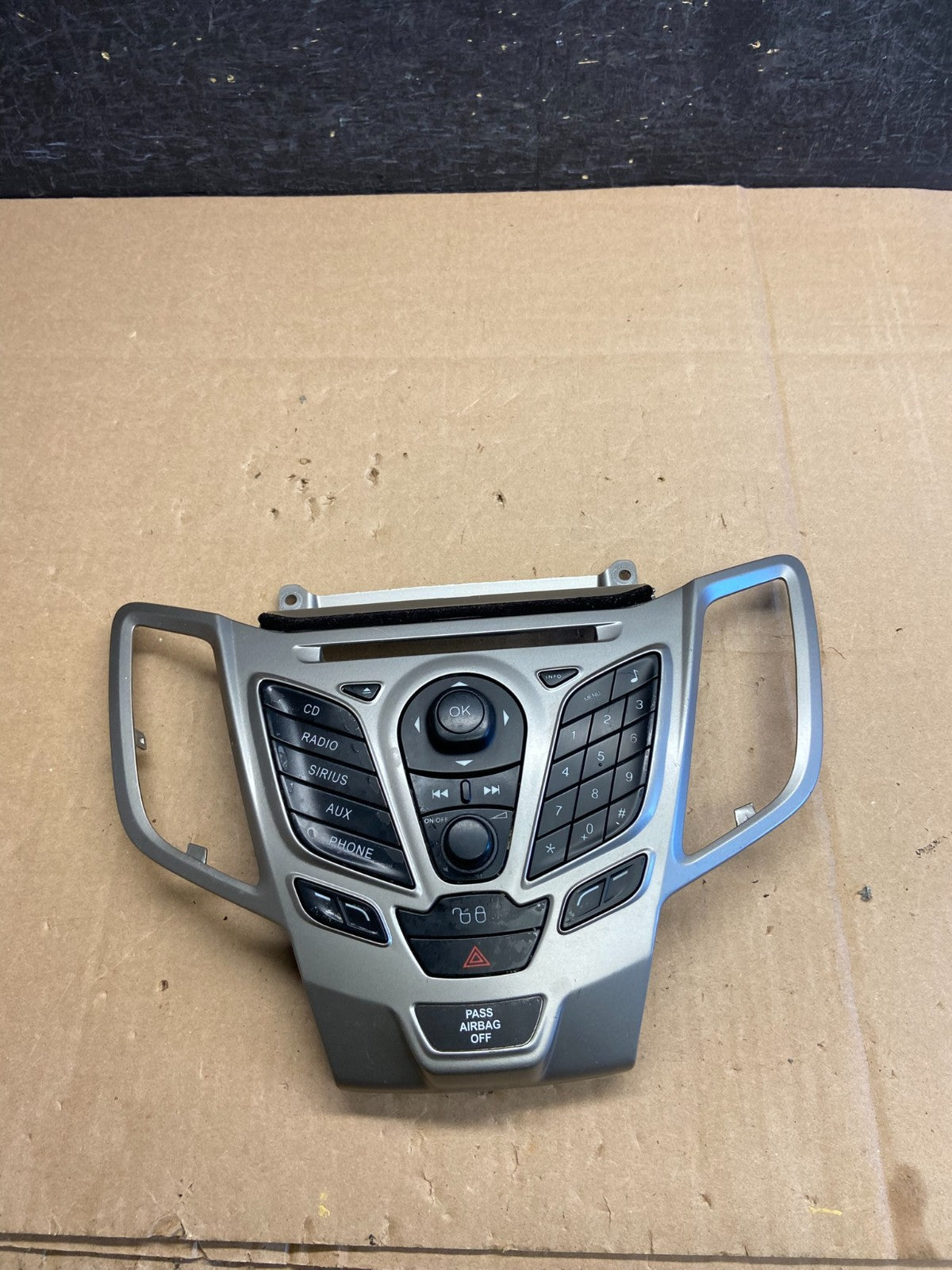 2011 2012 Ford Fiesta Dash Radio Control Panel Bezel AI3212 DG0
