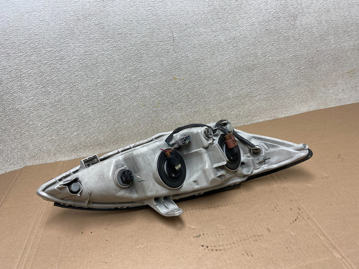 2005 to 2006 Toyota Camry Left Driver LH Halogen Headlight X9194 DW5