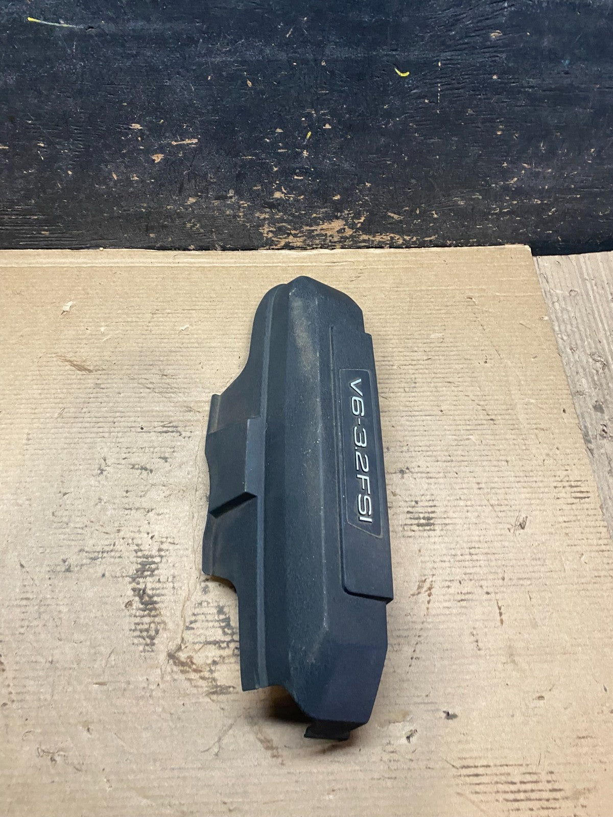 2008 to 2008 Audi  A6 3.2L Engine Motor Cover OEM v9363 DG2