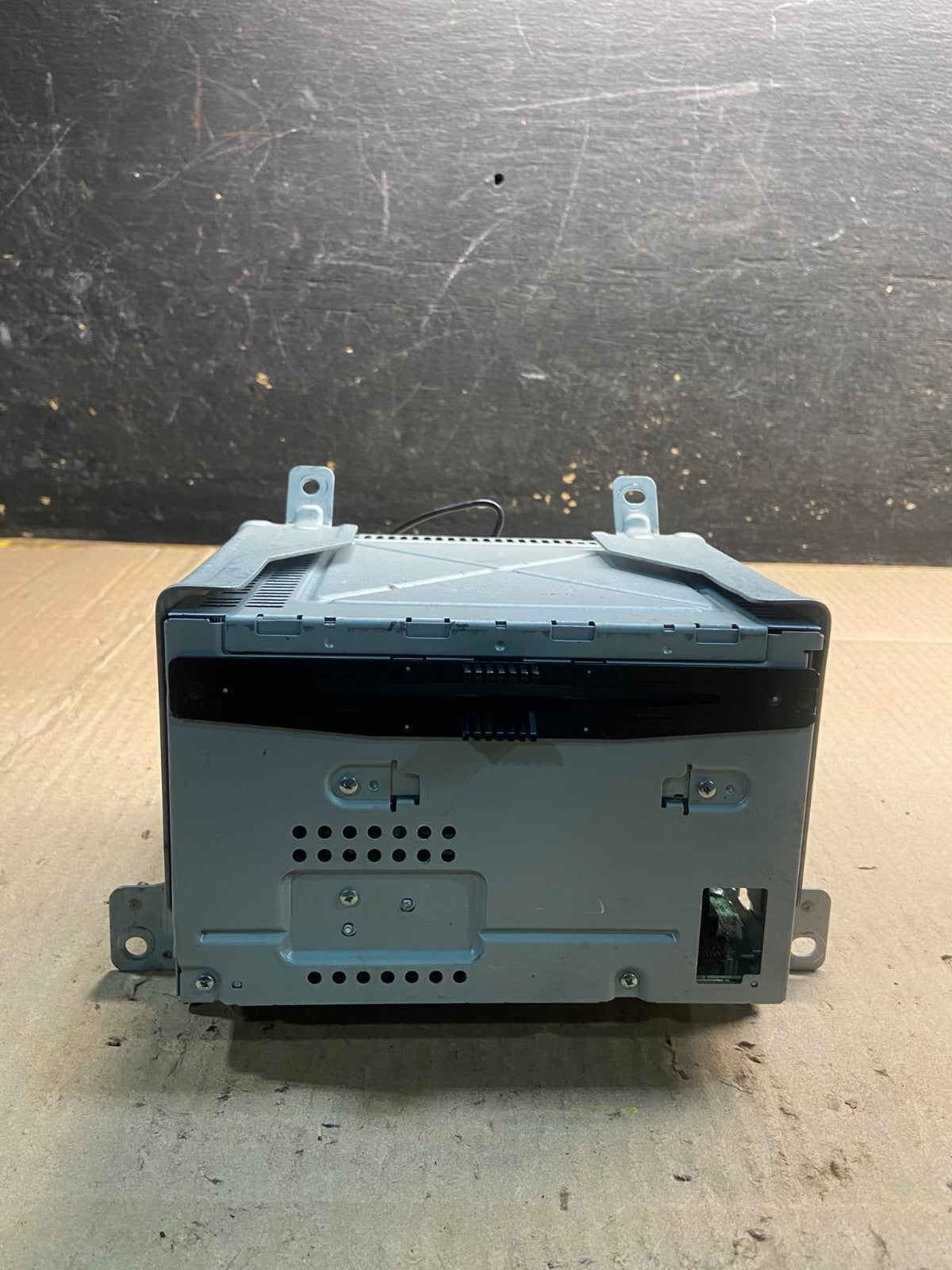 2011 2012 Ford Taurus Radio Stereo CD Player Receiver AM FM Audio y7628 DG0