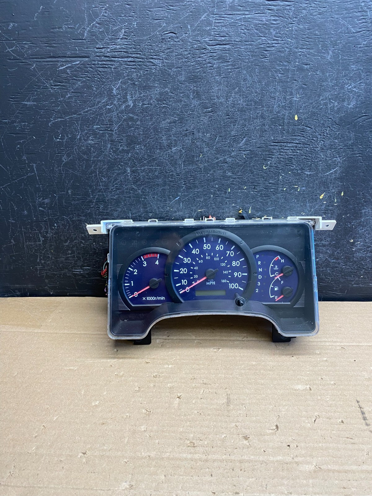 2008 to 2010 Mitsubishi Fuso Speedometer Cluster Gauge MK542915 ag6281 DG0