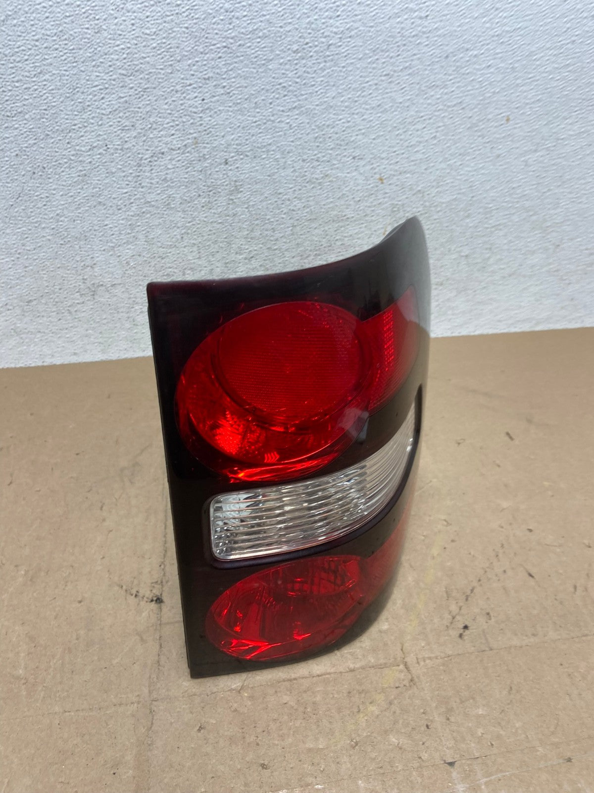 2006 to 2010 Ford Explorer Right Passenger Side Tail light AE6833 LK2