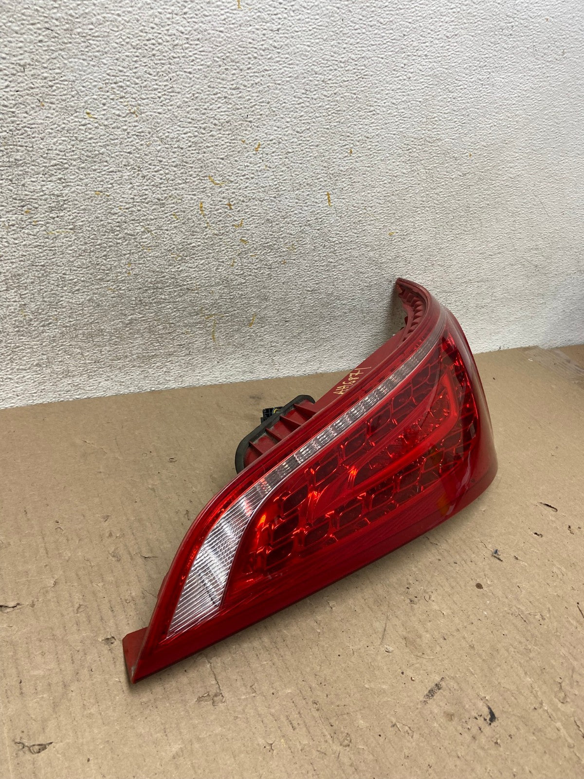 2009 to 2012 Audi Q5 Right Passenger RH Side Tail light AH6871 LK1