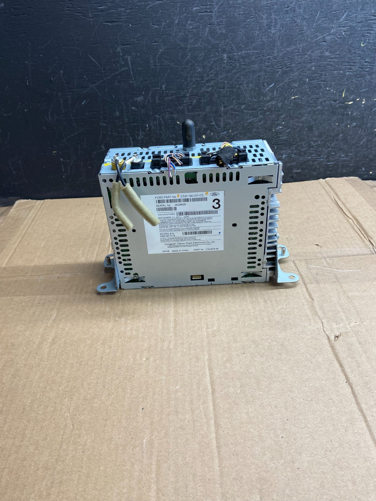 2012 to 2014 Ford Edge AM/FM Radio Reciever af2735 DG3