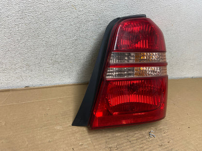 2001 2002 2003 Toyota Highlander Right Passenger RH Tail Light AG9298 LK1