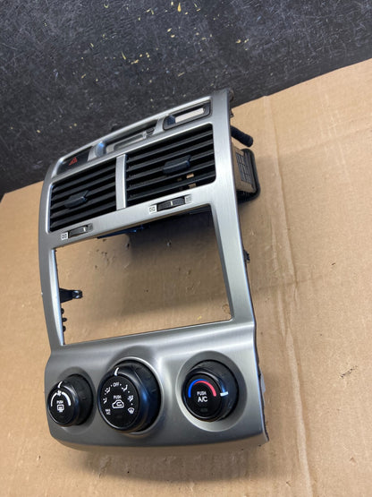 2009 to 2010 Kia Sportage Center Radio Climate Control Clock Trim AI3199 DG2
