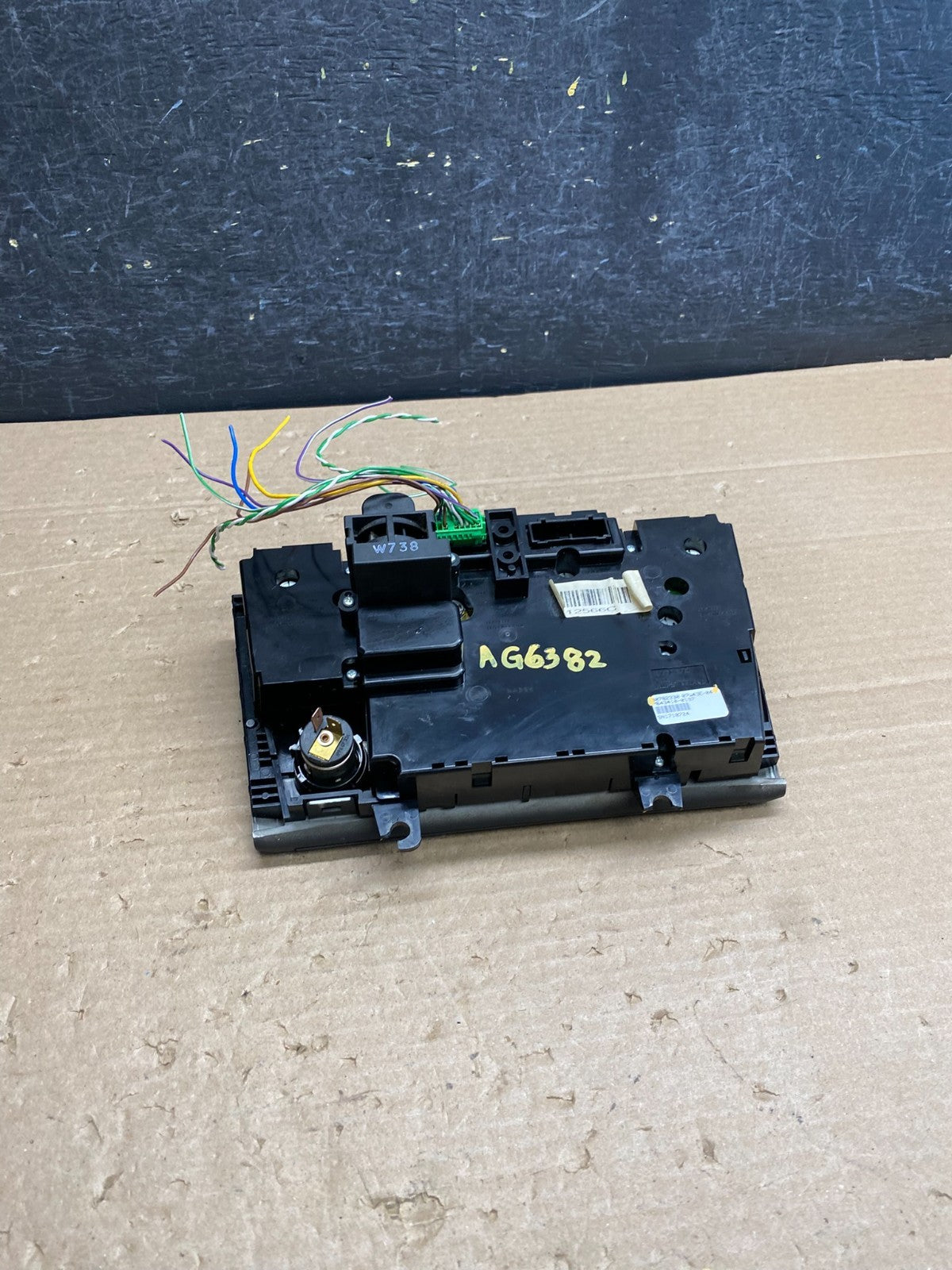 2003-2013 Volvo XC90 Center A/C Climate Control Radio Panel Bezel AG6382 DG6