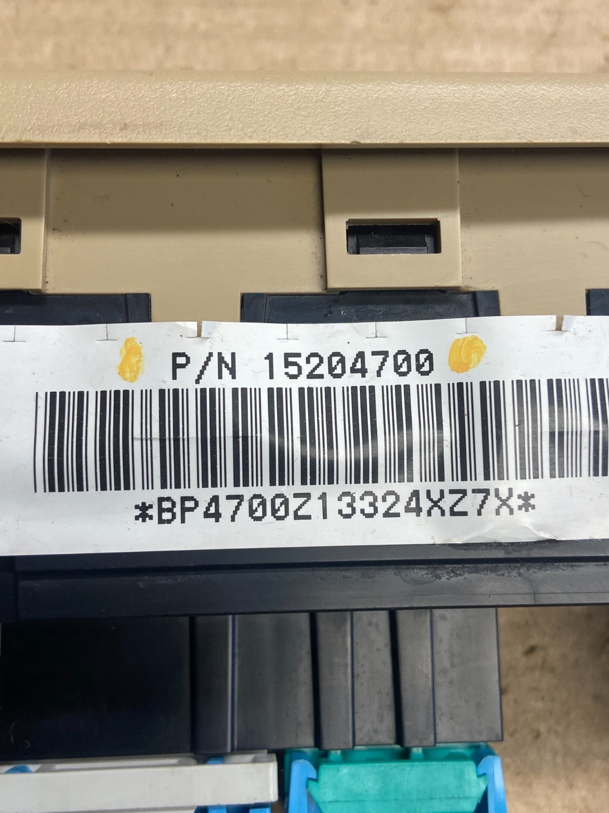 2002 - 2005 GMC Envoy Master Power Door Lock Window Switch Heat Seat AH53784