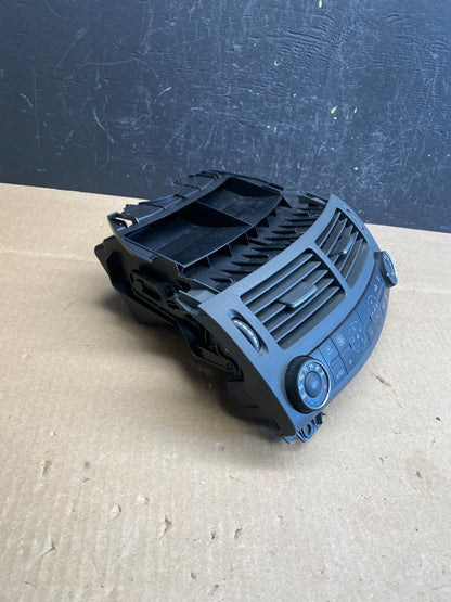 2007 - 2009 Mercedes W211 E550 E320 Center Console AC Heater Air Vent AC6238 DG1