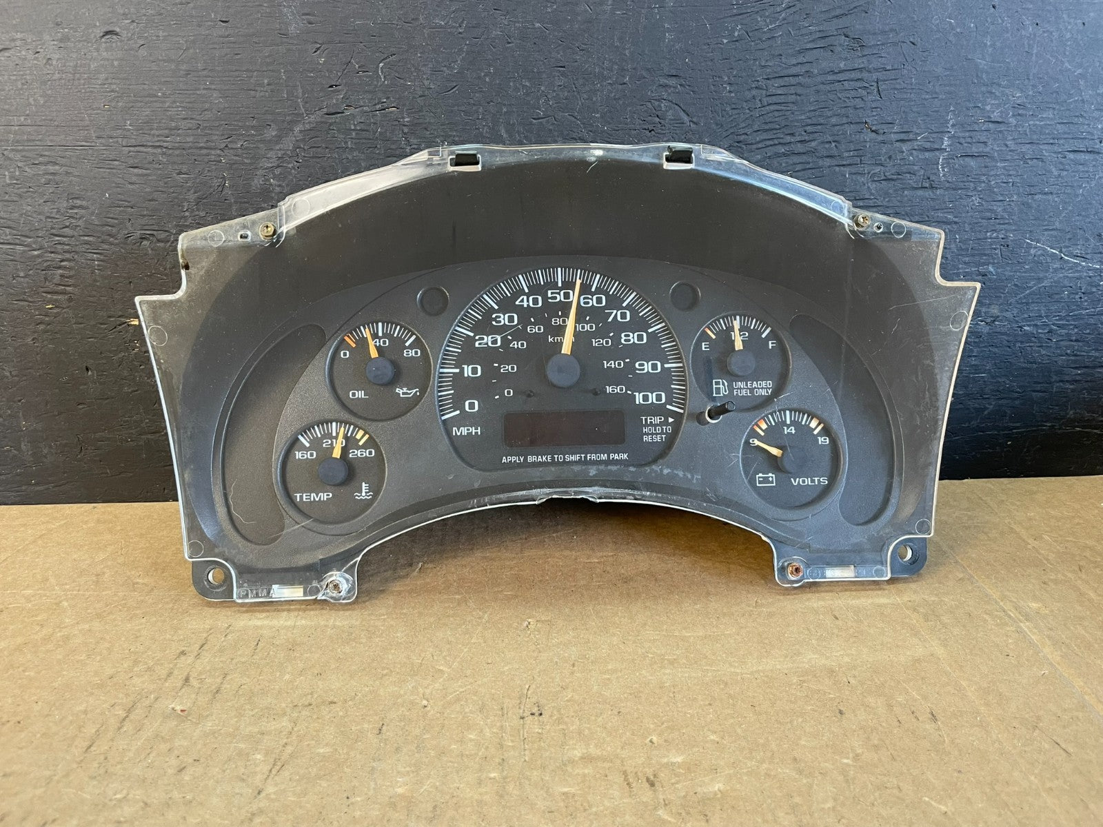 2001 to 2002 Chevrolet Express Speedometer Cluster Gauge AD0383 DG0