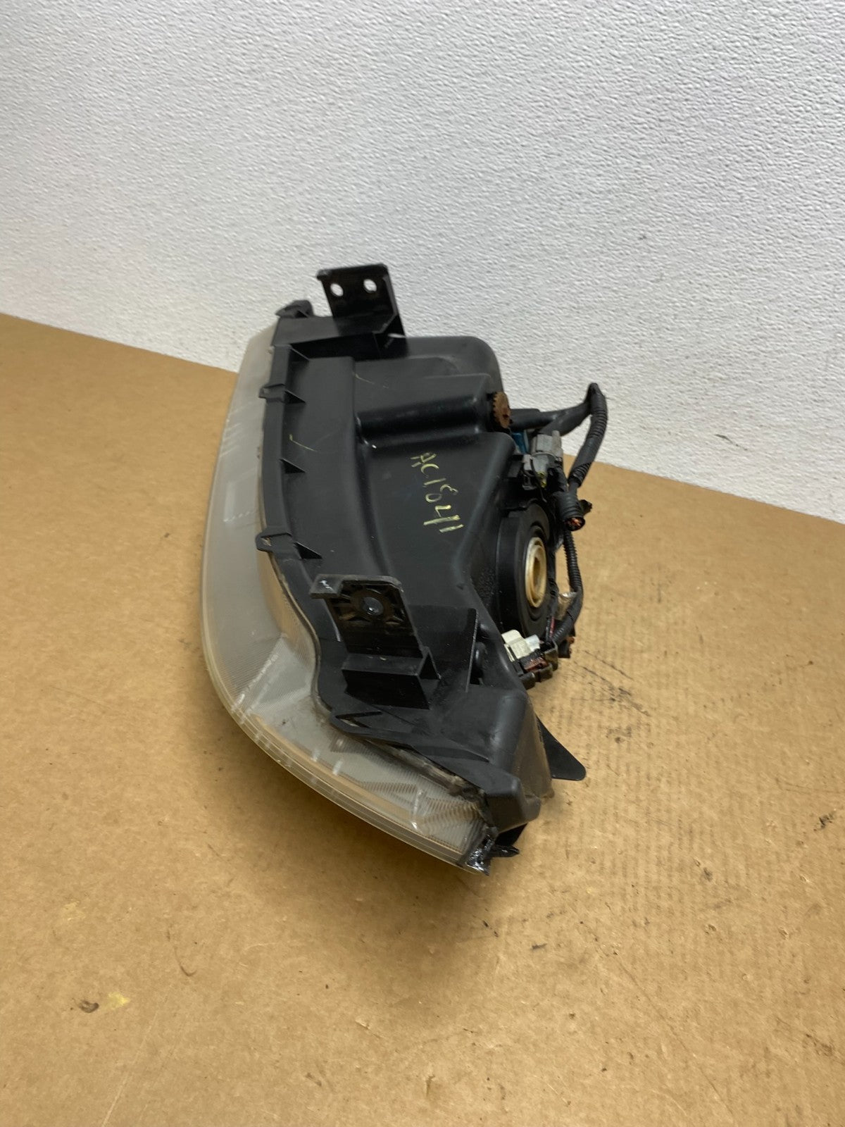 2004 2005 2006 Acura MDX Right Passenger RH Headlight Halogen AC1841 DW5