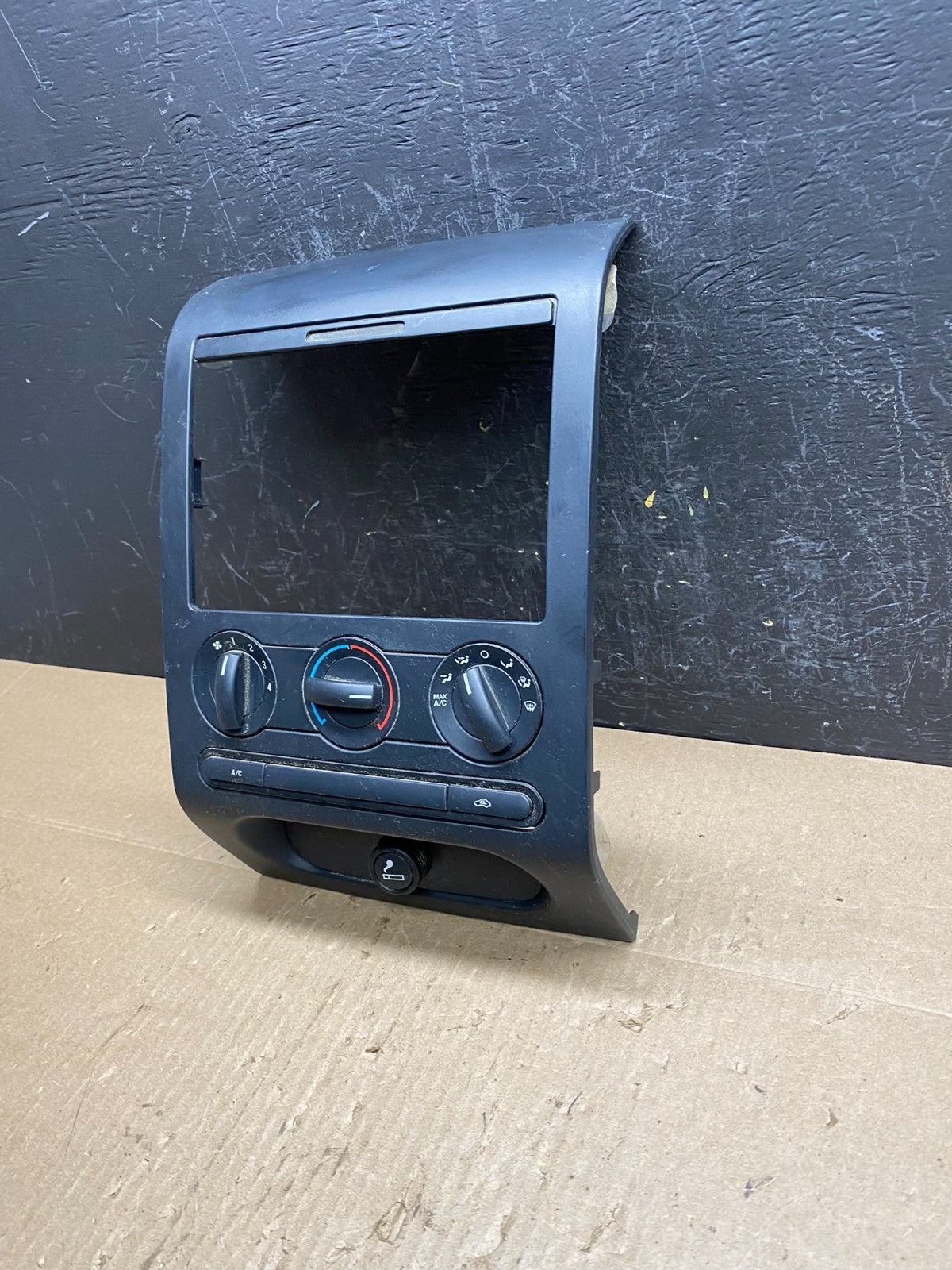 2004 to 2008 Ford F150 Radio Climate Dash Bezel Surround Black AC6543 DG1