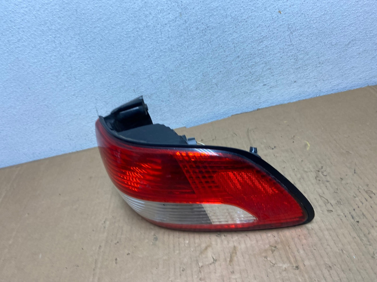 2001 2002 2003 Toyota Sienna Right Passenger Rh Side Tail Light AD1012 LK1
