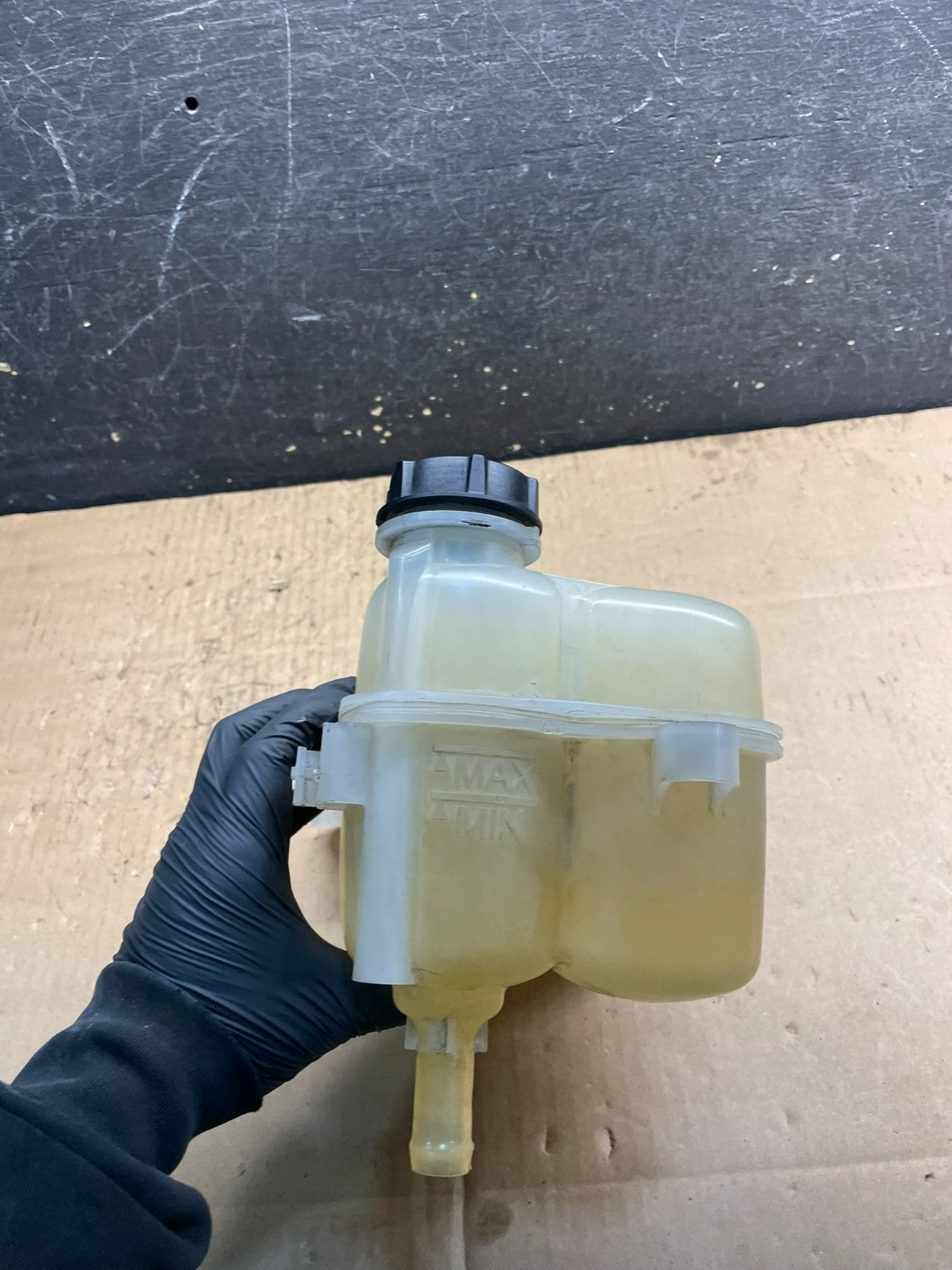 2020-2023 Ford Explorer Radiator Coolant Recovery Bootle Tank  W7079 DG1