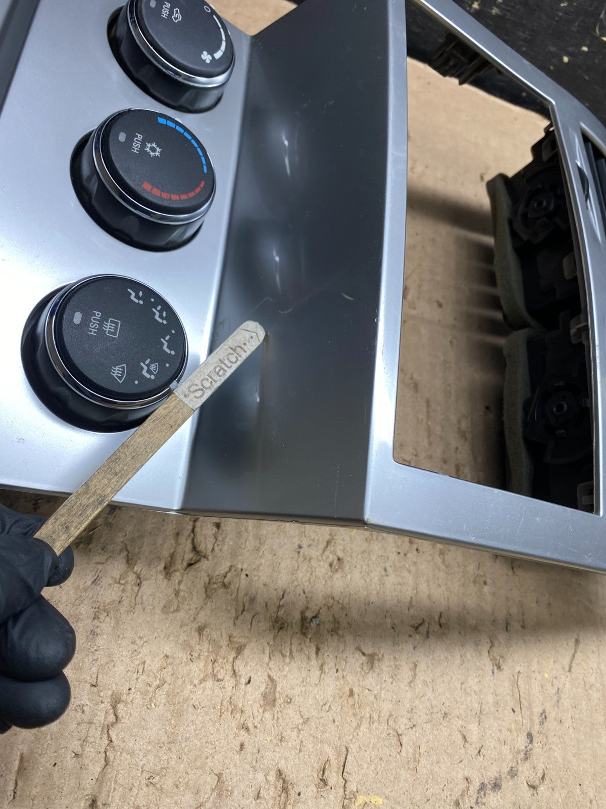 2007 to 2012 Dodge Nitro Dash Climate Temperature Control Radio Bezel Y7846 DG4