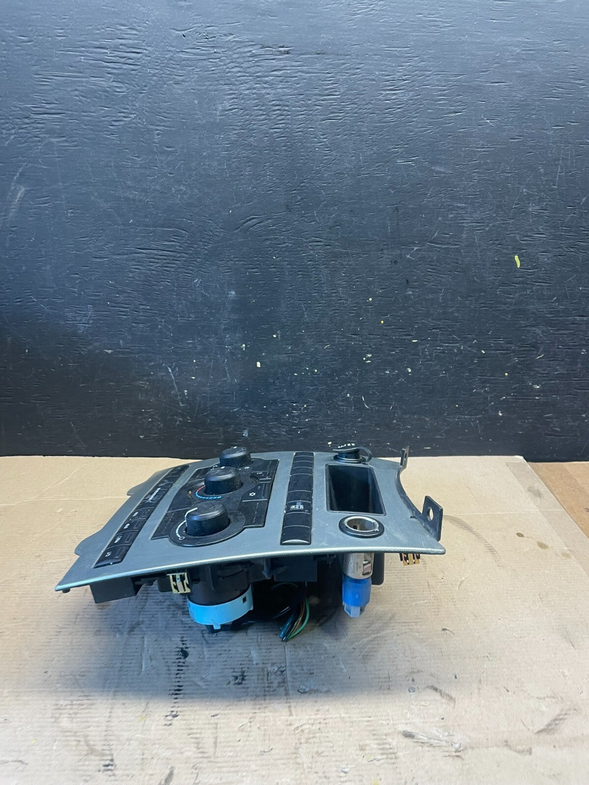 2005 2006 2007 Jeep Commander Grand Cherokee A/C Climate Control Bezel N7452 DG2