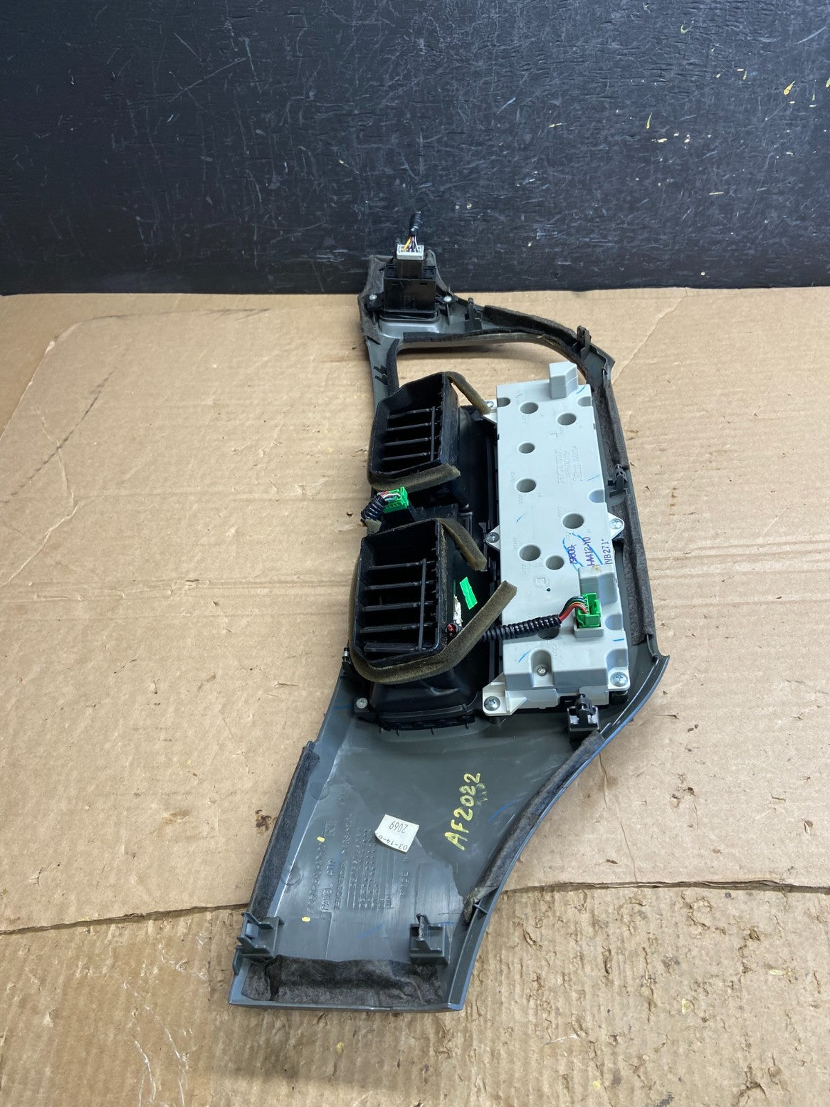 2005 to 2010 Honda Odyssey Radio Climate Control Dash Trim Bezel AF2022 DW5