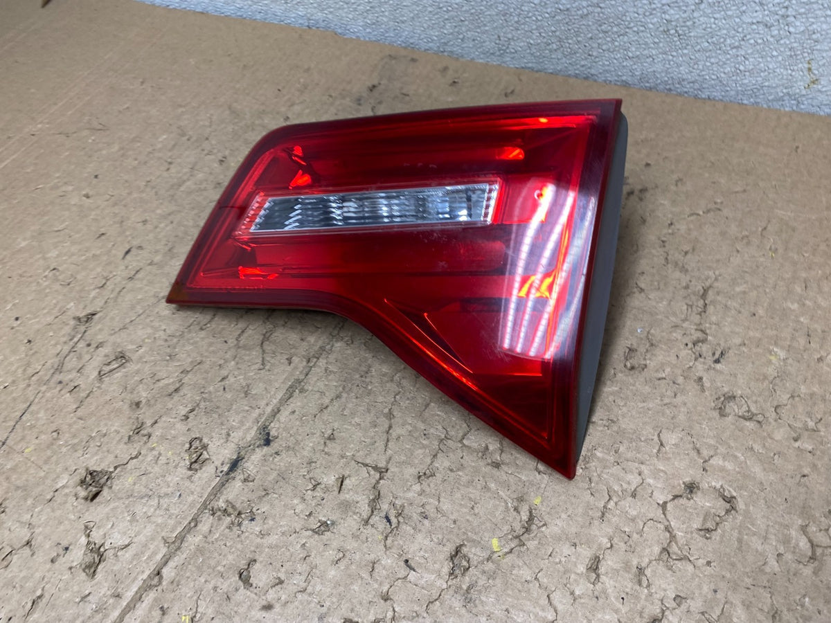 2007 2008 2009 Acura Mdx Right Passenger Rh Side Inner Tail Light V4536 DW1