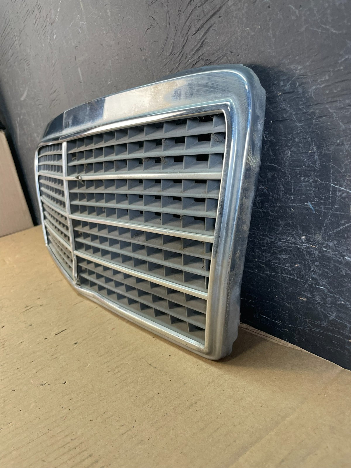 1994 to 1995 Mercedes Benz E-Class Front Upper Grill Grille AD57701