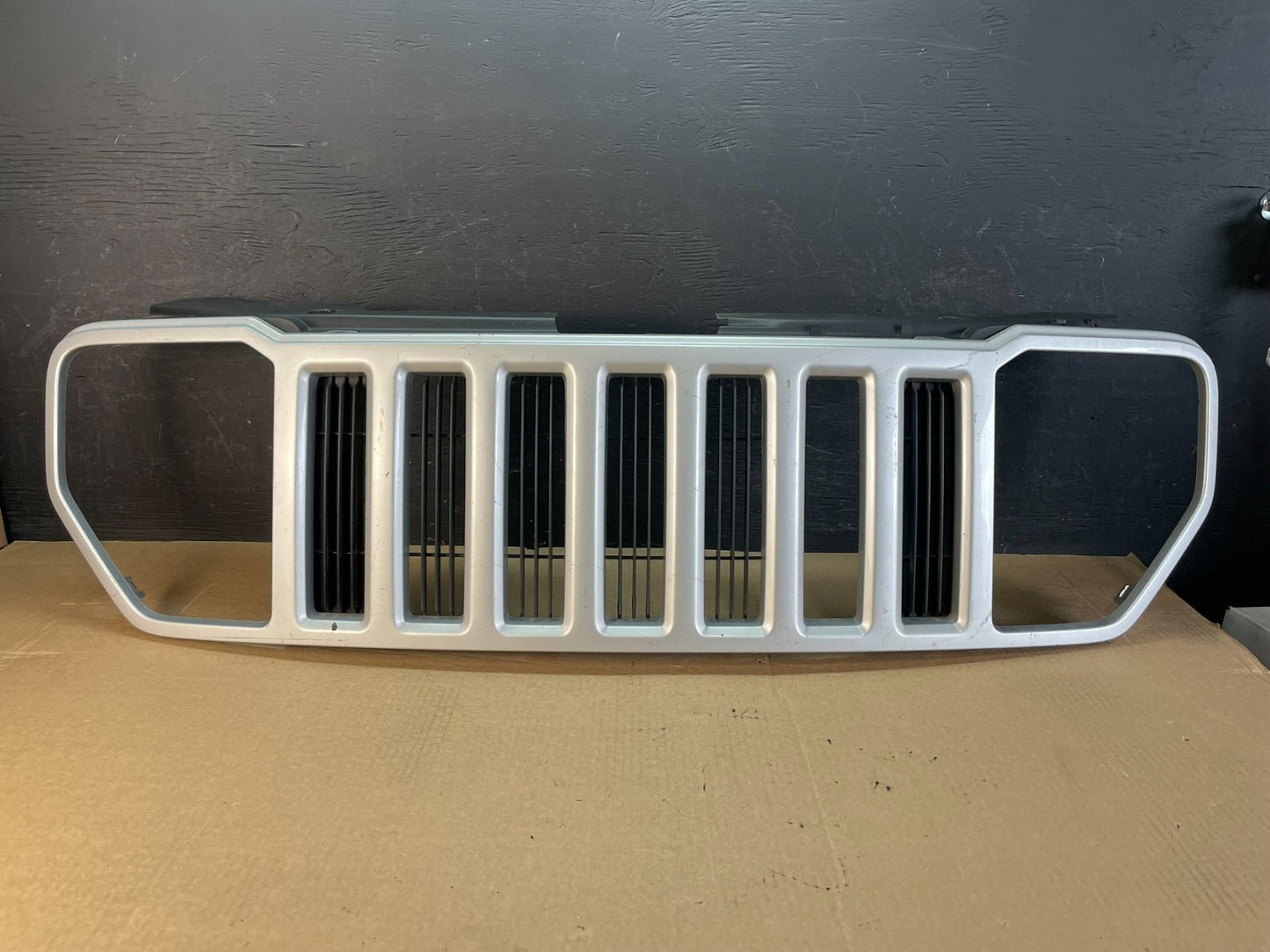 2008 2009 2010 2011 2012 Jeep Liberty Front Upper Grill Grille AF5205 DG0
