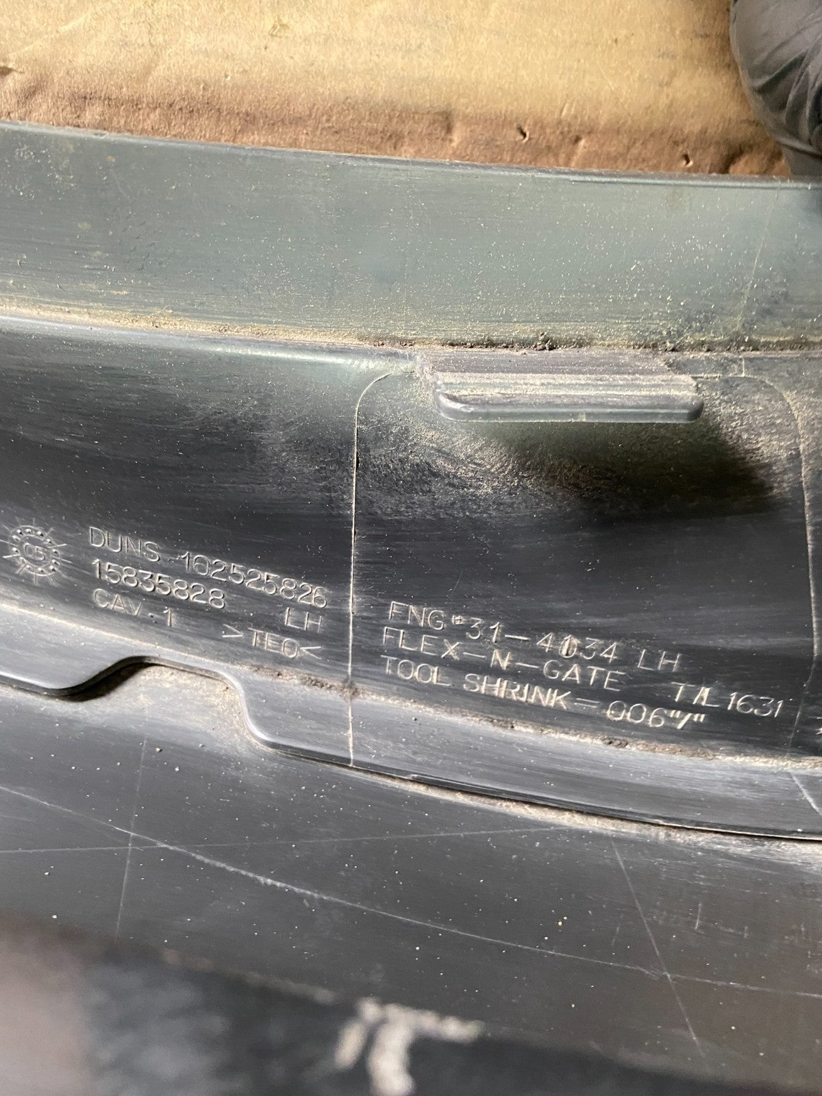 2006 to 2010 Hummer H3 Rear Left Driver Flare Door Molding Trim OEM O81949