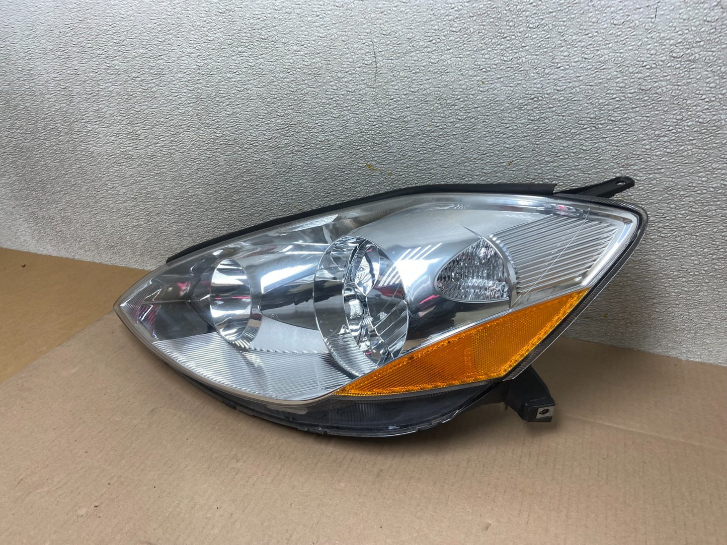 2006 to 2010 Toyota Sienna Left Driver Lh Side Headlight Halogen DEPO Z3827 DW1