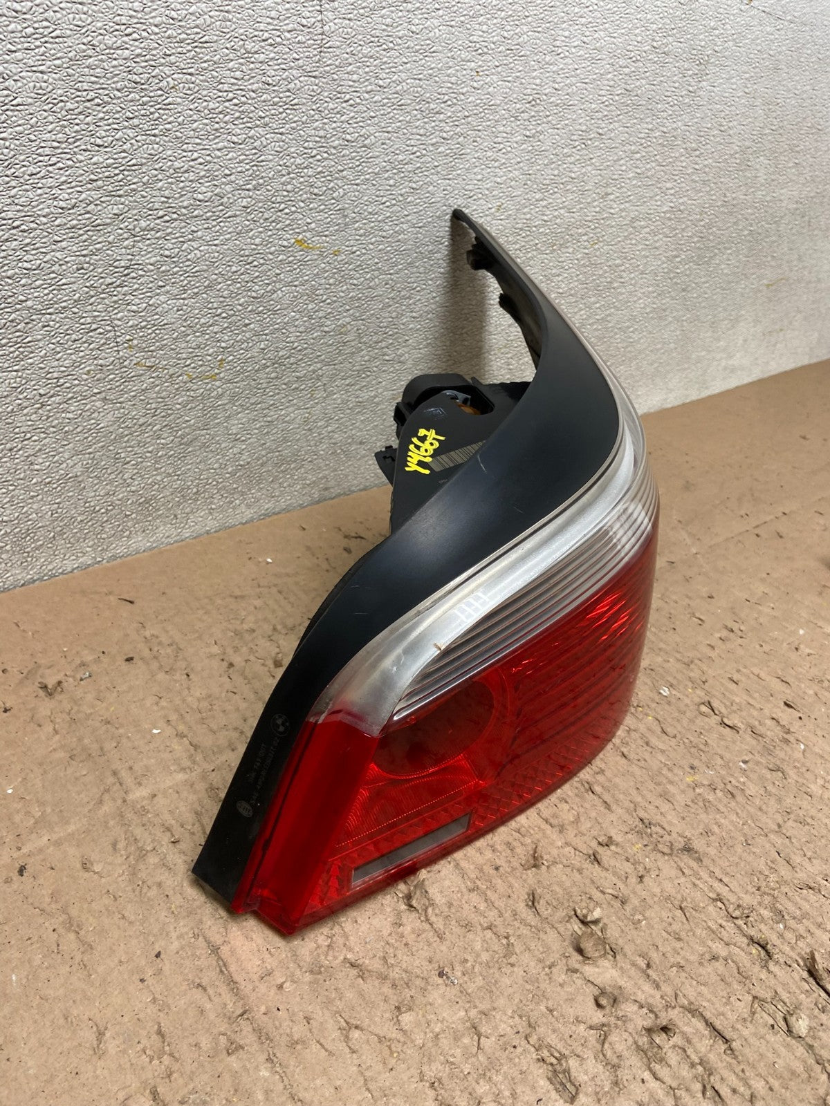 2004 - 2007 BMW 5 Series E60 Right Passenger RH Side Tail Light OEM Y4667 DW2