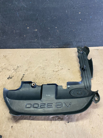 2001 to 2004 Nissan Pathfinder Engine Cover Ornament L9356 DG4