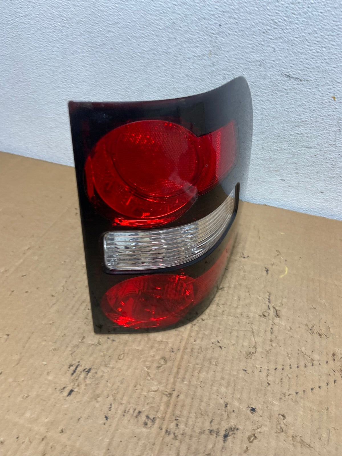 2006 to 2010 Ford Explorer Right Passenger Side Tail light AD2371 LK2