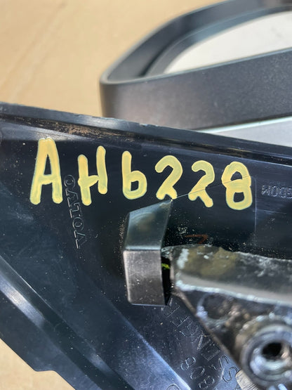 2011- 2018 Volvo V60 Right Passenger RH Front Door View Mirror AH6228 DG11